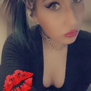 Meet your Posher, Emily a